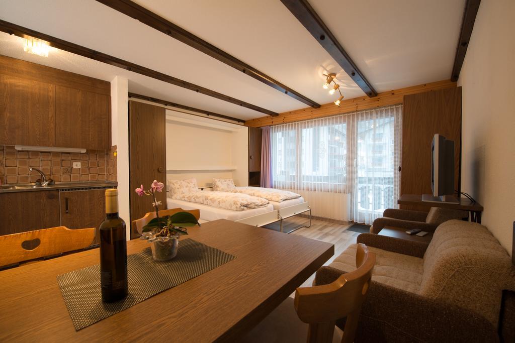 Haus Alba Apartman Saas-Almagell Szoba fotó